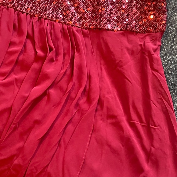 Formal Red dress with a sequin top - Picture 8 of 11
